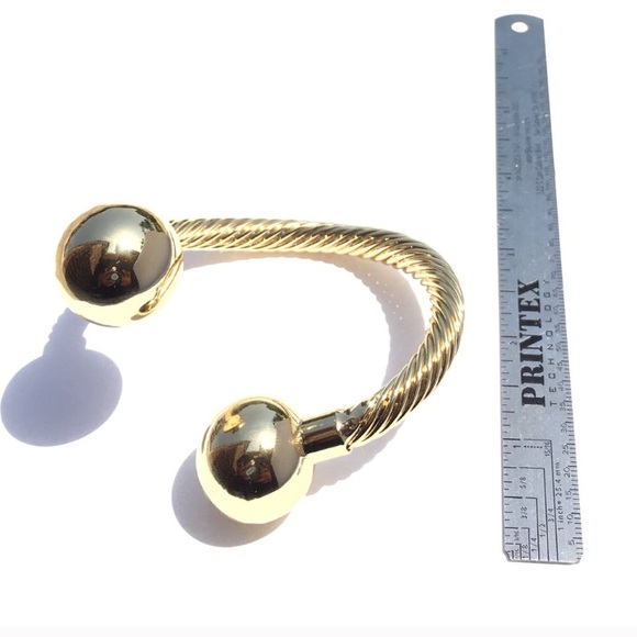 NEW! Gold Luxury Bracelet - Picture 2 of 4